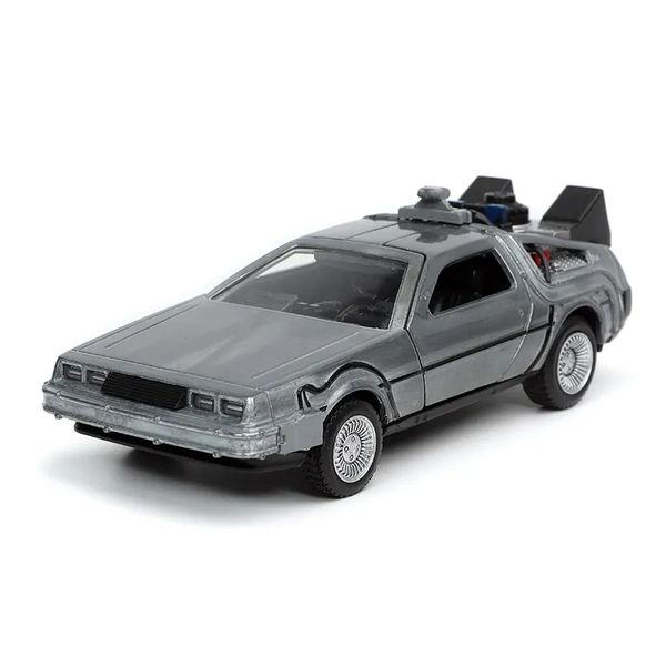 Модель машинки Назад в Будущее - DMC Delorean 1:32 (Back To The Future - Hollywood Rides)