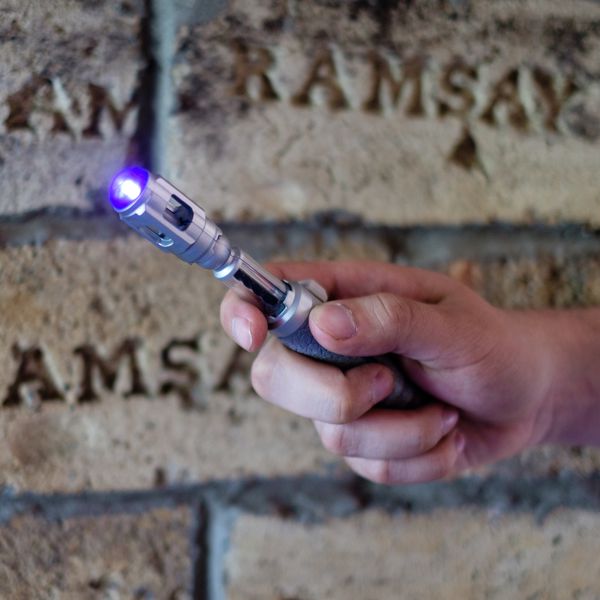 Отвертка Доктора Кто: 10-го Доктора (Doctor Who) с ультрафиолетовым фонариком и ручкой изображение 6