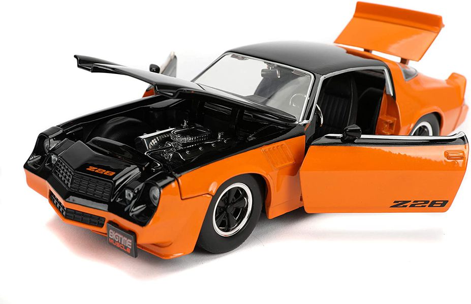 Коллекционная (Die Cast) модель Chevrolet Camaro Z28 - 1979 (масштаб 1:24) изображение 3