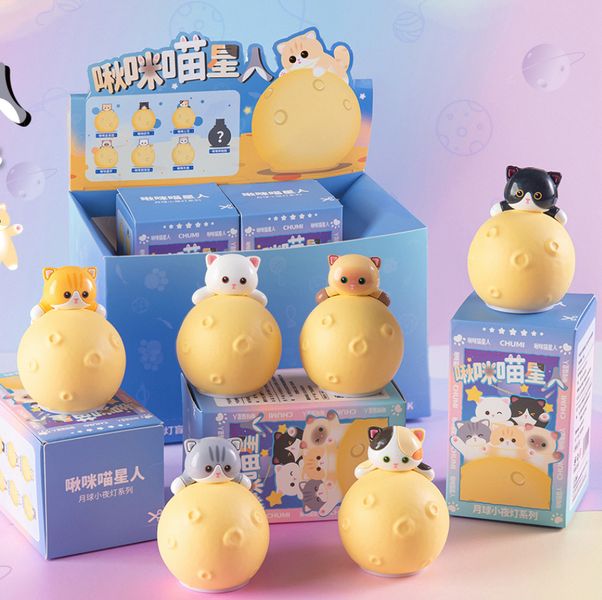Случайная фигурка-светильник Chumi Cat Moon Night Light 7 см