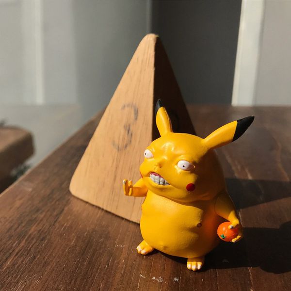 Фигурка Покемон-Пикачу с факом  (Pokemon-Pikachu)