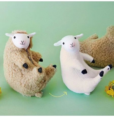 Мягкая игрушка Овечка в костюме