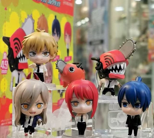 Случайная фигурка Человек-Бензопила (Chainsaw Man) 3 см