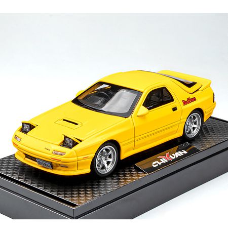 Коллекционная металлическая (Die Cast) модель Mazda RX-7 FC, 1:32