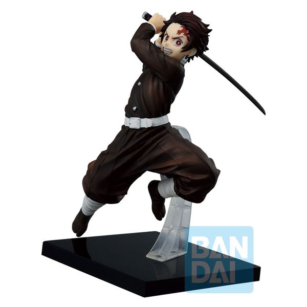 Фигурка Клинок рассекающий демонов - Танджиро (Breached Swordsmith Village Bandai Ichibansho) 17 см
