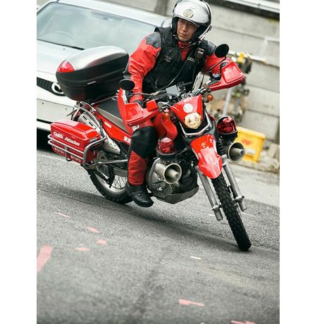 Металлическая модель мотоцикла пожарного Quick Attacker - Takara Tomy Tomica Premium, 1:32 изображение 6