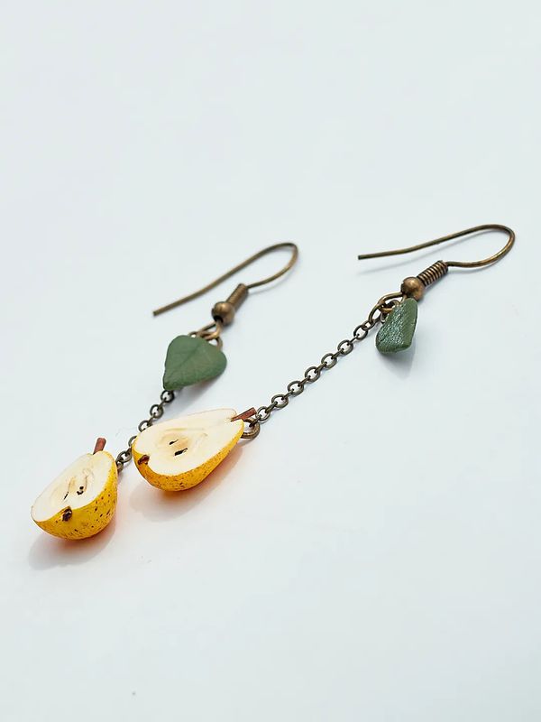 Серьги Груша половинки с листом на цепочке