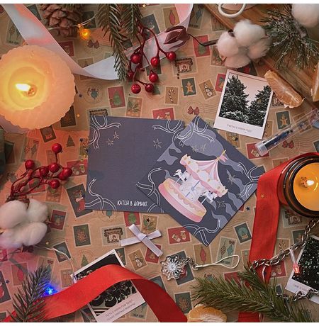 Открытка Карусель Катей в домике