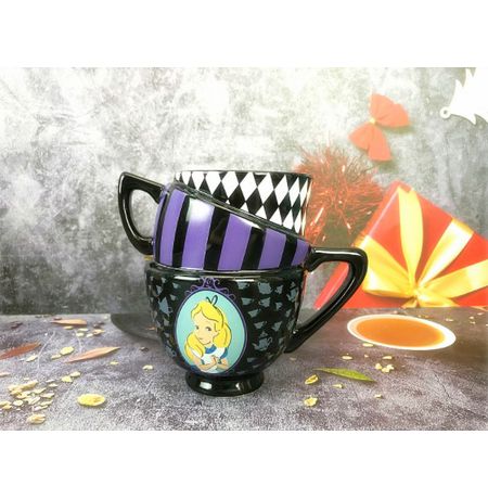 Кружка Алиса в стране чудес, три чашки (Alice in Wonderland)