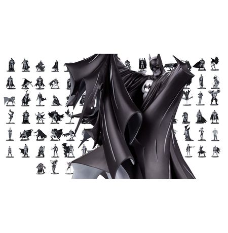 Фигурка Бэтмен Черно-Белая серия (DC Collectibles Batman 2.0 Black & White by Todd McFarlane) 26 см изображение 2
