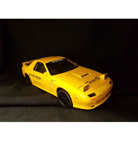 Коллекционная металлическая (Die Cast) модель Mazda RX-7 FC  1:24 изображение 2
