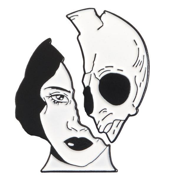 Значки Девушка Череп