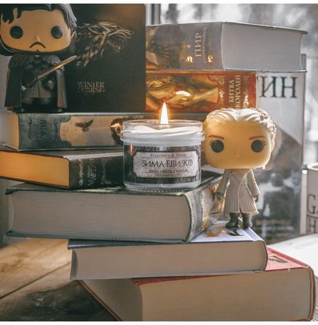 Свеча Игра Престолов - Зима близко, ароматическая (Game of Thrones)