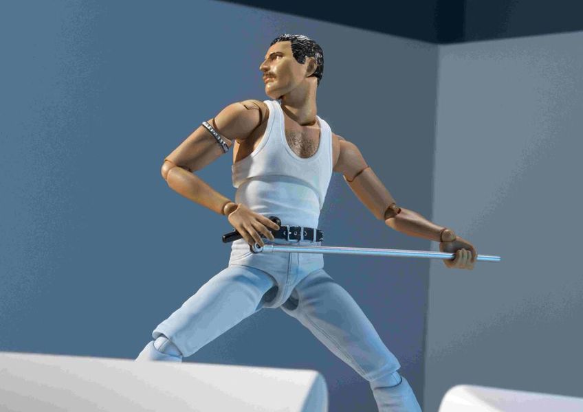 Фигурка Фредди Меркьюри в костюме с концерта Live Aid (Freddie Mercury - Aid Ver) изображение 3