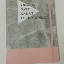 Блокнот Мрамор с цитатой "There is only one me in this world", 20,5х13,5 см, с резинкой