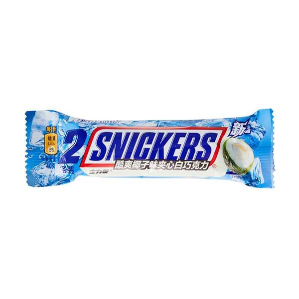 Шоколадный батончик Snickers Белый шоколад и морозный кокос