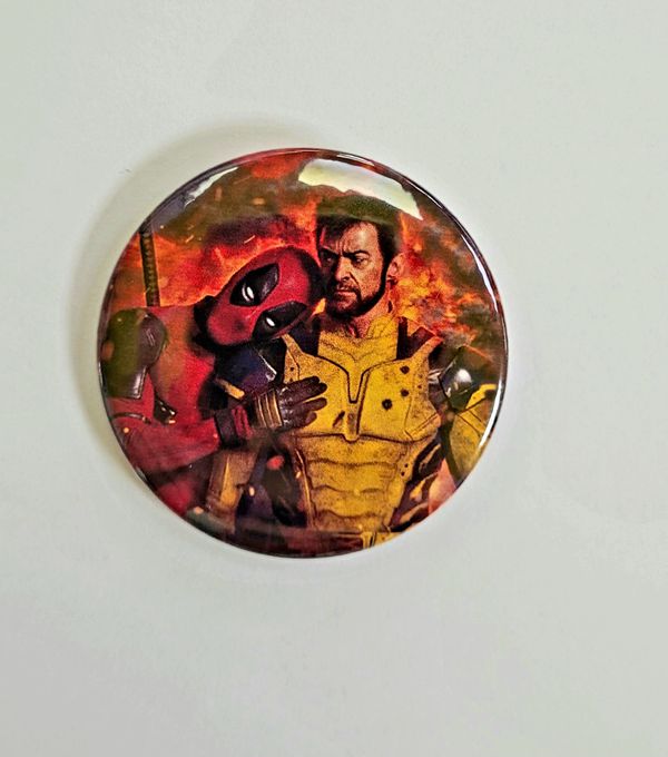 Значок Дэдпул и Росомаха из фильма (Deadpool & Wolverine), 4,5 см