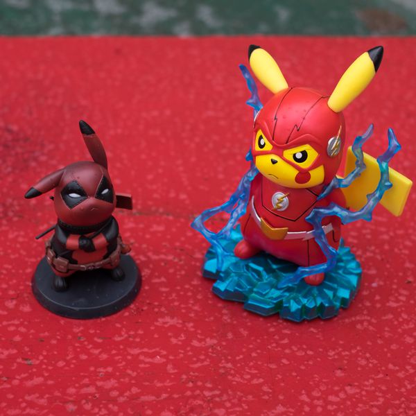 Фигурка Пикачу Дэдпул (Pikachu Deadpool) изображение 4
