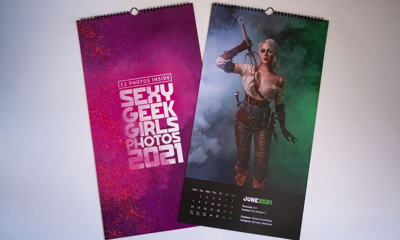 Календарь Sexy Geek Girls Photos 2021, 12 фото.