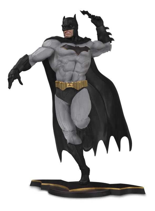 Статуэтка Бэтмен (Batman Exclusive Variant - DC Core) 26 см