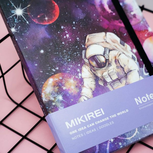 Блокнот Планеты - Космонавт (Planets), фиолетовый изображение 2