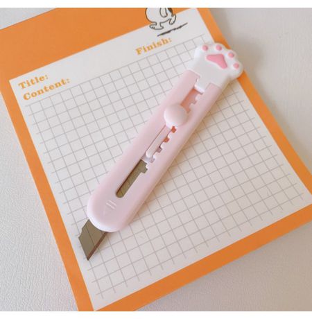 Канцелярский нож Кошачья лапка, розовый