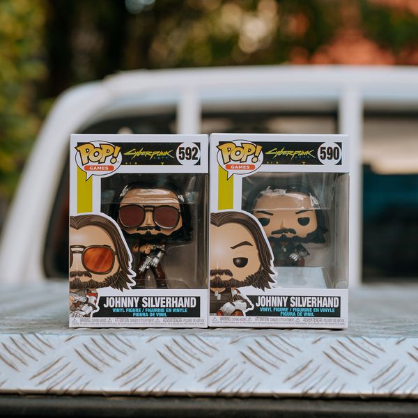 Фигурка Funko POP! Cyberpunk 2077 - Джонни Сильверхенд (Johnny Silverhand) (with gun) изображение 2