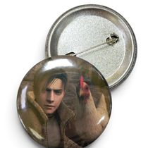 Значок Обитель Зла - Мем Леон с курицей (Resident Evil) 4,5 см