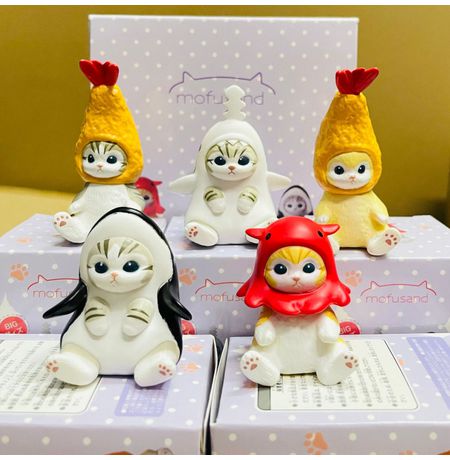 Случайная фигурка Котики-морепродукты