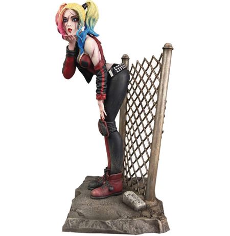 Фигурка Харли Квинн - Диорама (DC Gallery DCeased Harley Quinn)