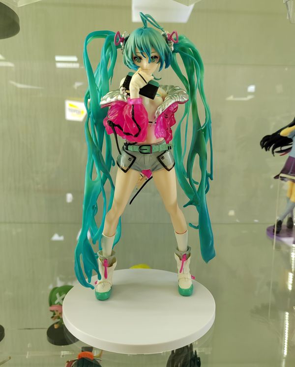 Фигурка Хацунэ Мику (Hatsune Miku with SOLVA) копия