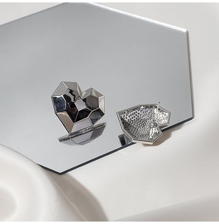 Серьги Сердце многогранное, серебро изображение 2