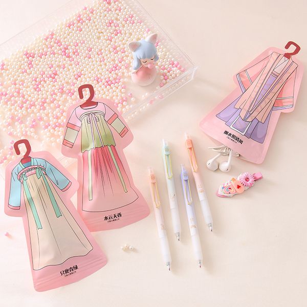 Ручка Традиционный Костюм случайная (на вешалке) в ассортименте