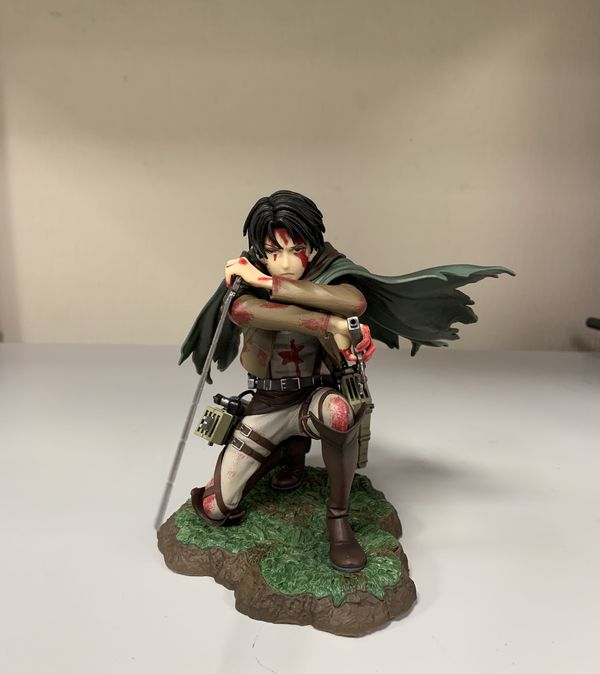 Фигурка  Атака на Титанов - Леви (Attack On Titan - Levi Fortitude Ver., ARTFX J) УЦЕНКА изображение 4