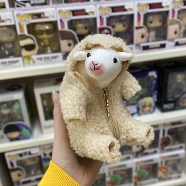 Мягкая игрушка Овечка в костюме изображение 2