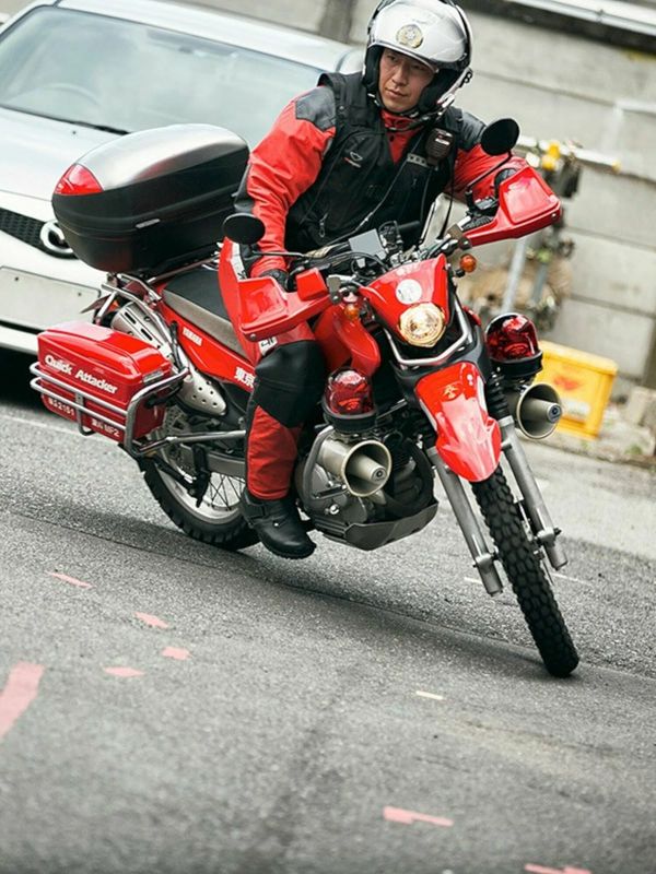 Металлическая модель мотоцикла пожарного Quick Attacker - Takara Tomy Tomica Premium, 1:32 изображение 6