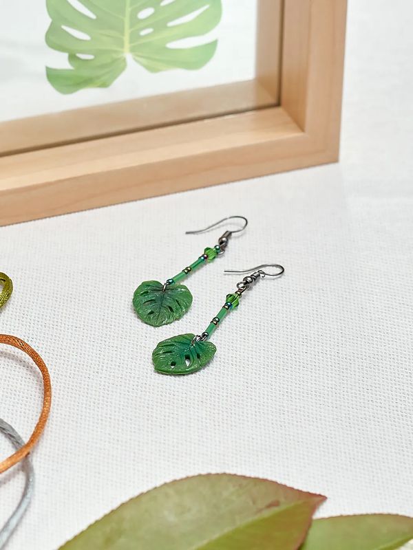 Серьги Монстера на бисере изображение 2