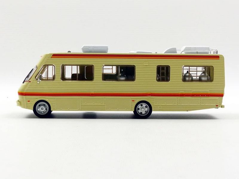 Металлическая модель Fleetwood Bounder RV 1986 - Во Все Тяжкие (Breaking Badl Die Cast) масштаб 1:43 изображение 2