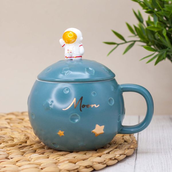 Кружка Космонавт на луне (Cosmonaut Moon) 420 мл green