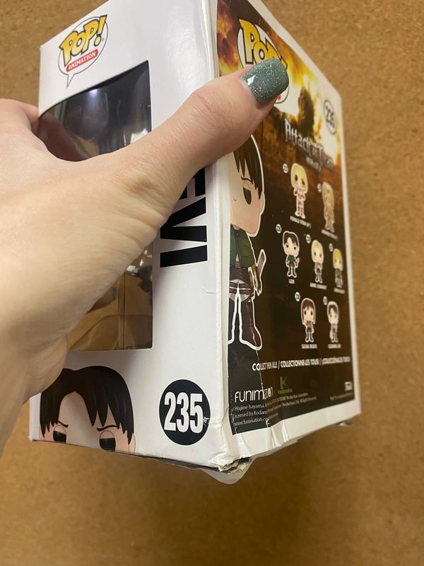 Фигурка Funko POP! Атака Титанов - Леви (Attack On Titan - Levi) УЦЕНКА изображение 2