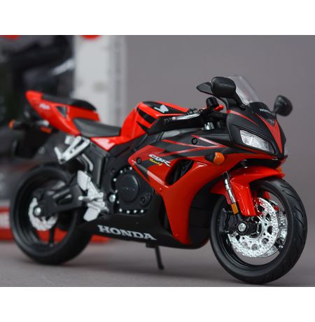 Модель для сборки Honda CBR 1000RR (Maisto Die Cast Model Kit) 1:12 изображение 2