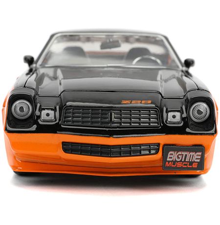 Коллекционная (Die Cast) модель Chevrolet Camaro Z28 - 1979 (масштаб 1:24) изображение 2