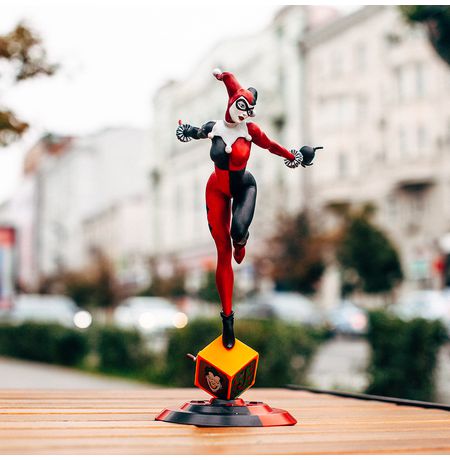 Фигурка Харли Квинн Эксклюзив (Harley Quinn GameStop Exclusive) 23 см изображение 2