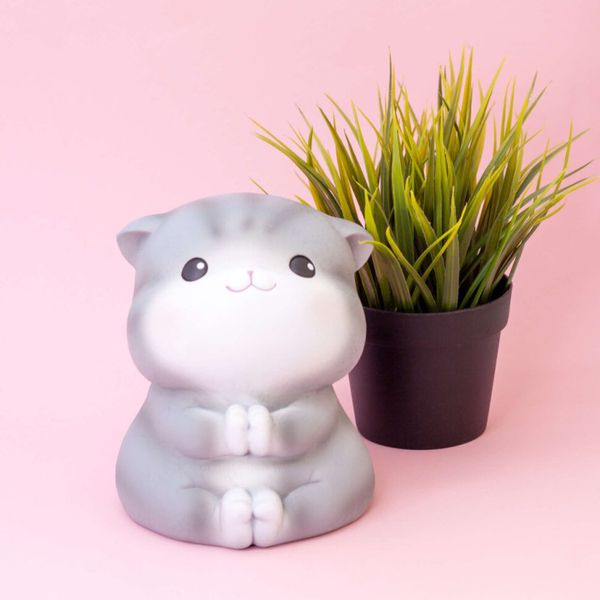 Копилка Серый кот сложил лапки, пластик изображение 3