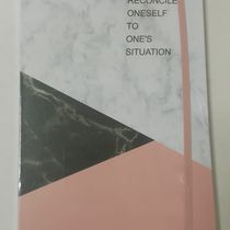 Блокнот Мрамор с цитатой "Reconcile oneself to one's situation", 20,5х13,5 см, с резинкой