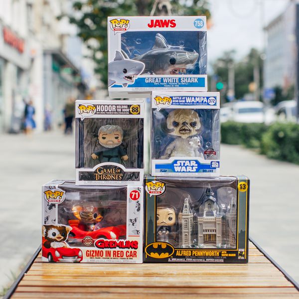 Фигурка Funko POP! Бэтмен - Поместье Уэйнов и Альфред (Wayne Manor with Alfred) 80th Anniversary изображение 2