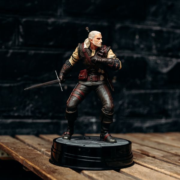 Фигурка Ведьмак - Геральт в броне Мантикоры (Witcher - Geralt of Rivia Manticore Armor) изображение 3