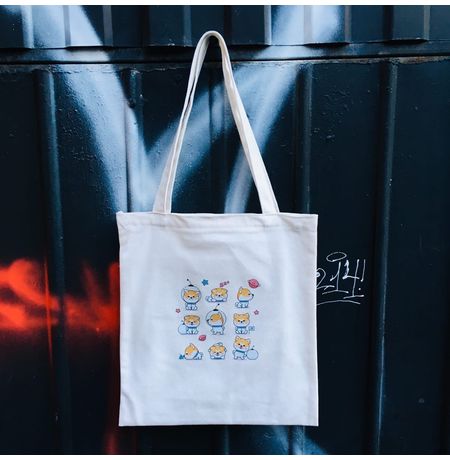 Шоппер Сиба-ину космонавт