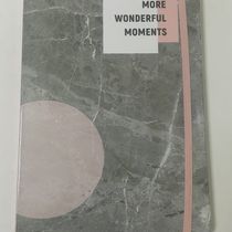 Блокнот Мрамор с цитатой "Have more wonderful moments", 20,5х13,5 см, с резинкой