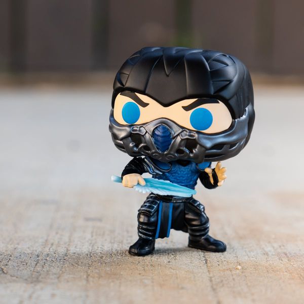 Фигурка Funko POP! Mortal Kombat - Саб-Зиро Эксклюзив, светится в темноте (Sub-Zero Exclusive) изображение 2